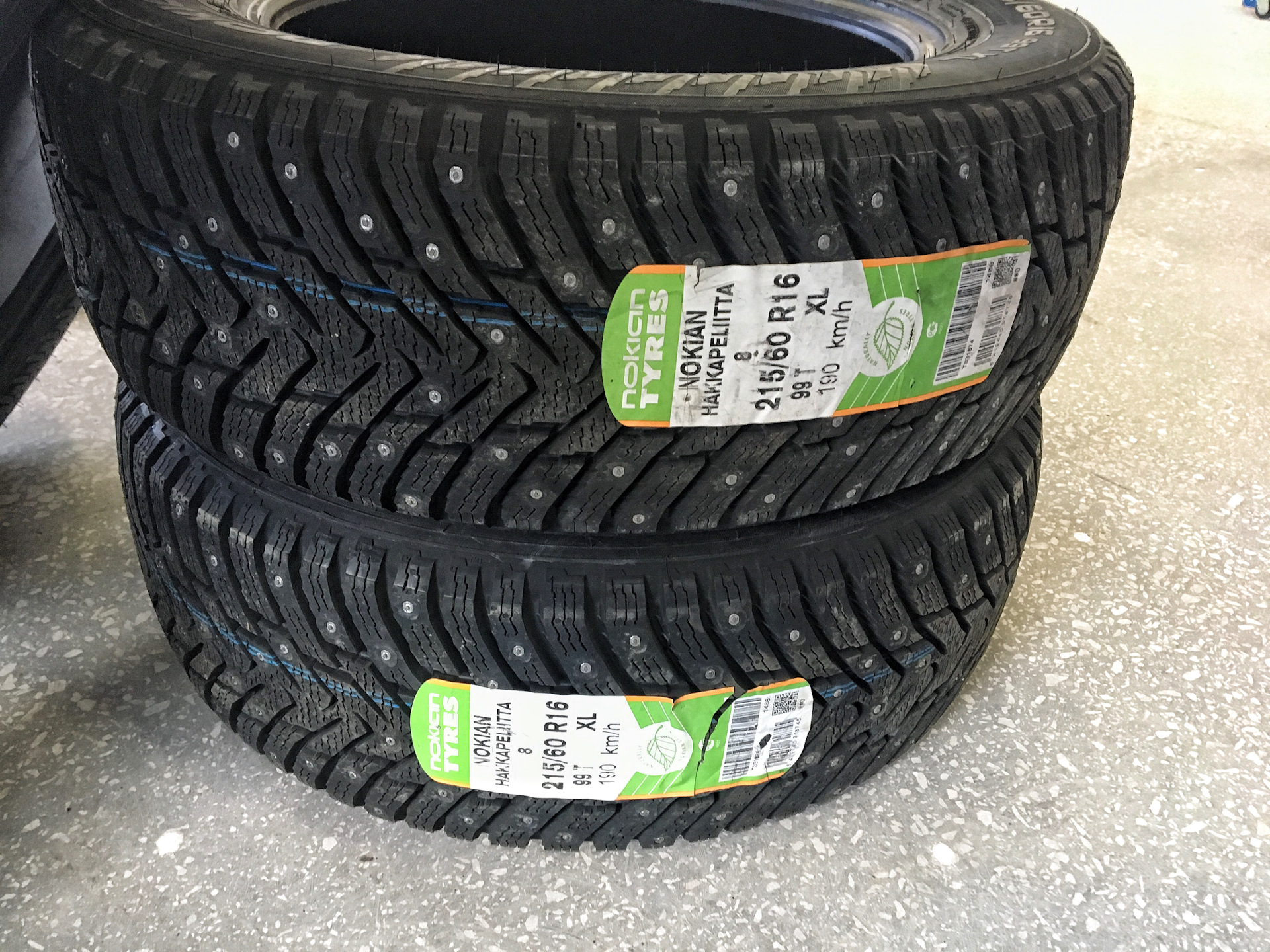 215 r16 зима. 215/60 R16 99t Nokian Hakkapeliitta 8 XL. Нокиан хакапелита 8. Hakkapeliitta 8 215/60 r16. 215/60 R16 99t Nokian Hakkapeliitta 8 XL шипы.