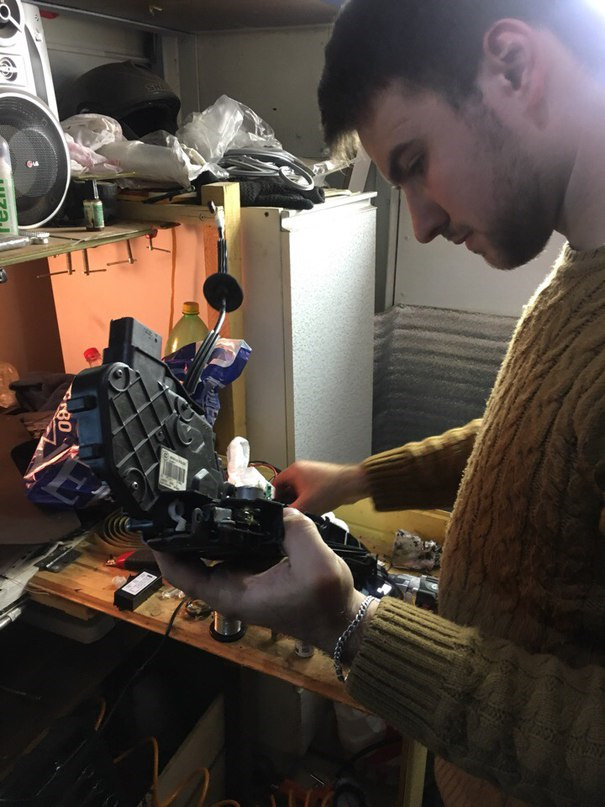 Ремонт замка двери — Land Rover Range Rover Sport (1G), 3 л., 2013 года ...