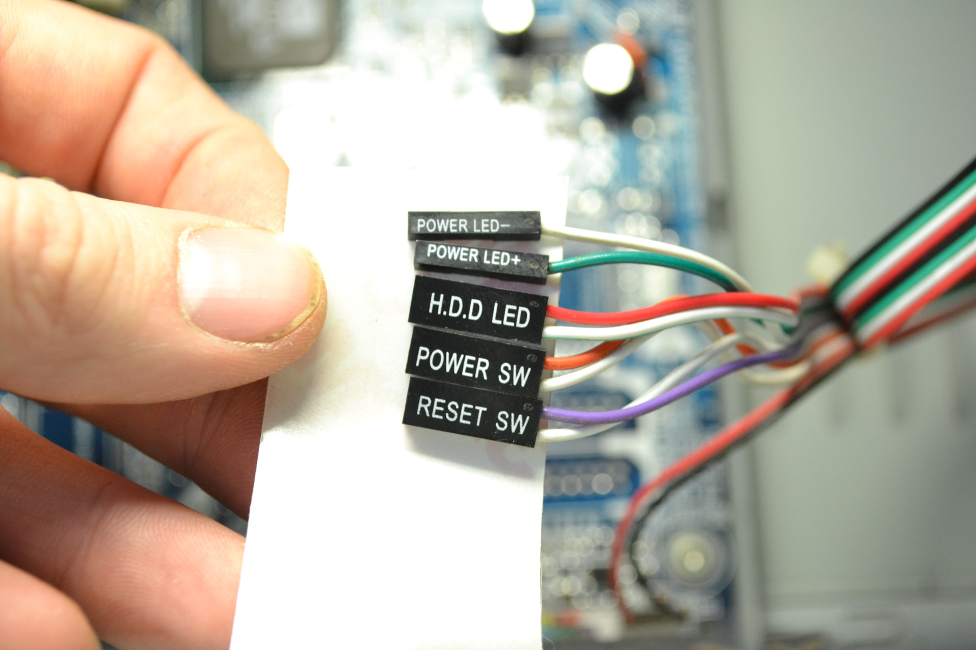 Reset sw где. HDD led Power led. Power SW reset SW HDD led Power led. Светодиод Power HDD led напряжение.