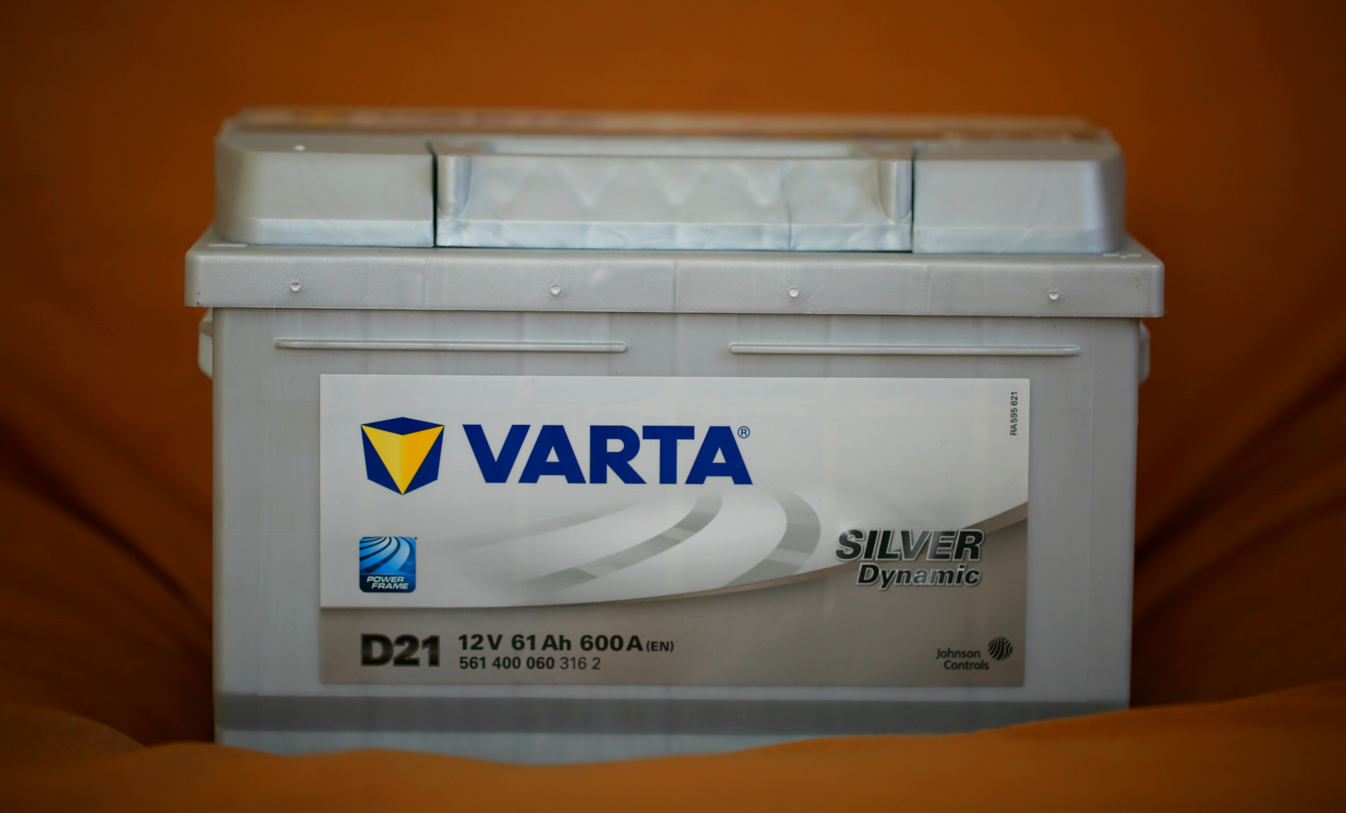 Ооо варта. 5614000603162 Varta. Varta Silver Dynamic 5959010785d852. Варта с30 аккумулятор. Varta Silver Dynamic внутри.