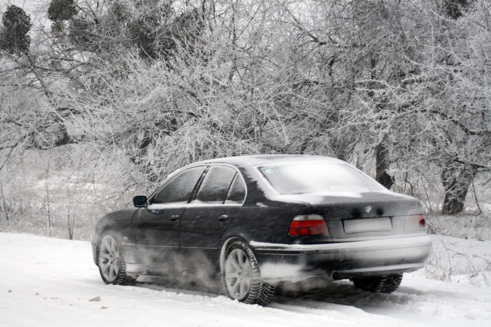 BMW e39 ночь зима