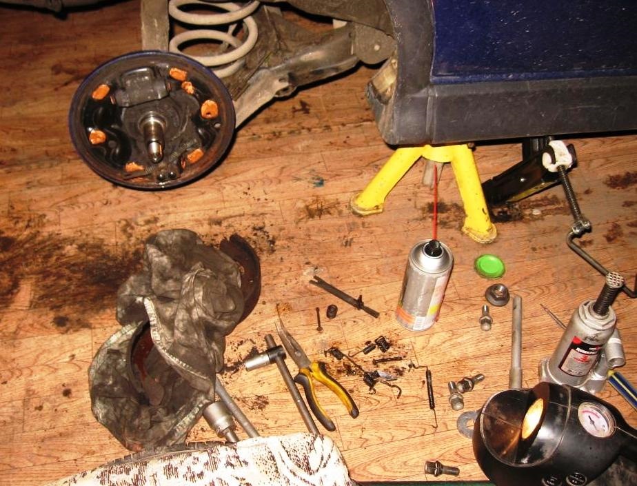 Шум при нажатии на ТОРМОЗ! Чистка барабанов… — Opel Corsa C, 1 л, 2006 ...