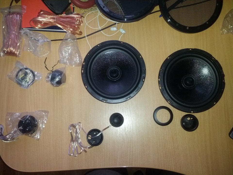 Замена фронта на URAL AK-74c, + саб Kicker C104 — SEAT Ibiza (6K), 1,4 ...