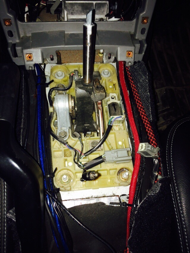 Небольшой ремонт шифтера и электрозамка двери. — Ford Mustang (5G), 4,6 ...