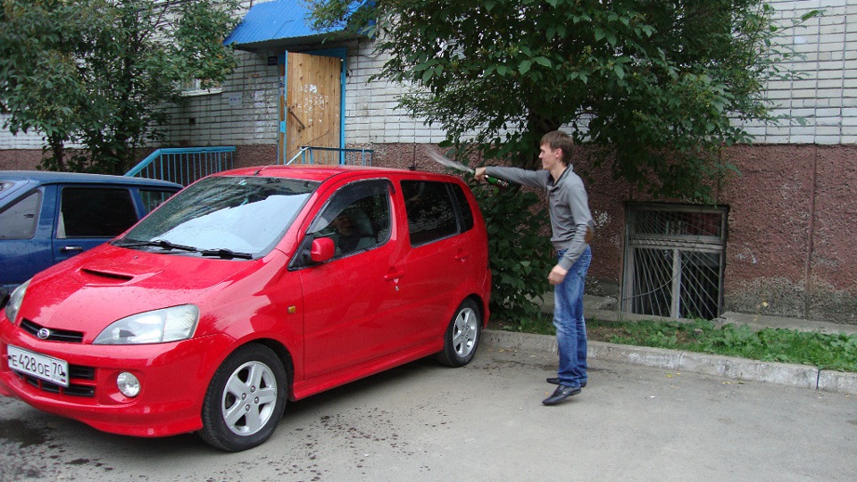 Yrv 1.3. Дайхатсу YRV 1.3. Дайхатсу ЯРВ 1.3 турбо. Daihatsu YRV 2001 1.3. Daihatsu YRV Turbo.