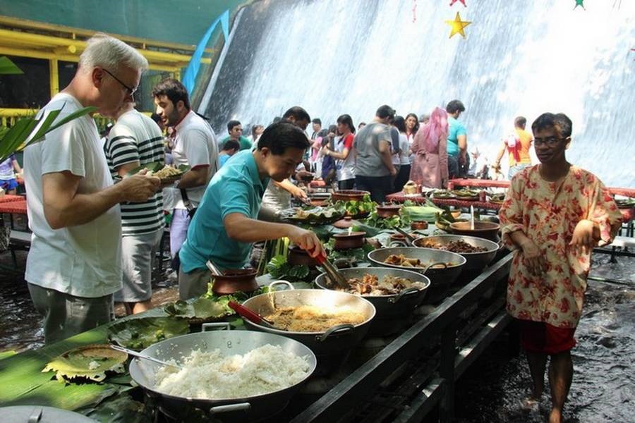 Боракай Филиппины ресторан с водопадом