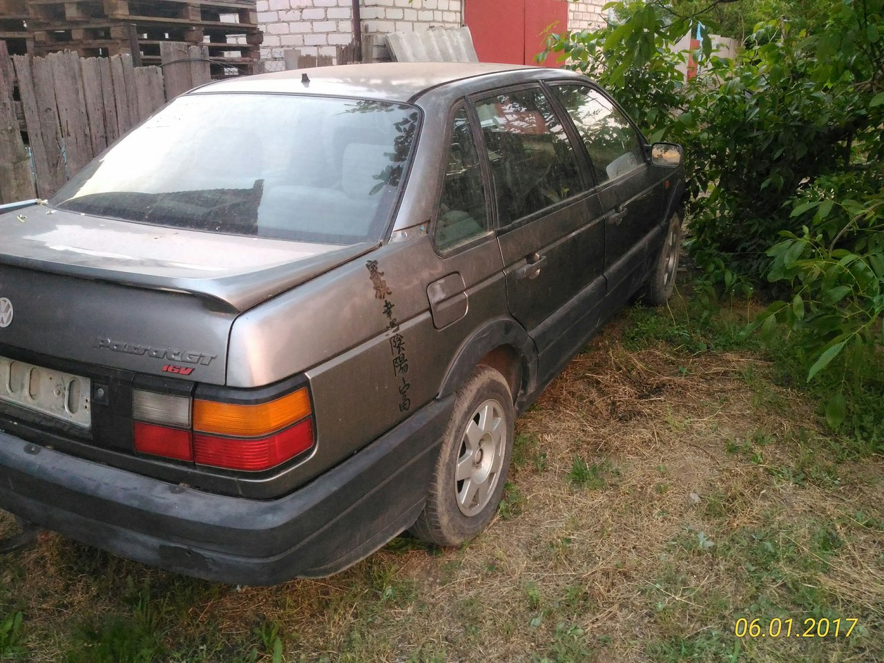 Авито б 3. Фольксваген Пассат 90 года. Авторазборка Фольксваген Пассат 90. Фольксваген Пассат 90-97 года. Пассат 2.0 сзади 90 годов.