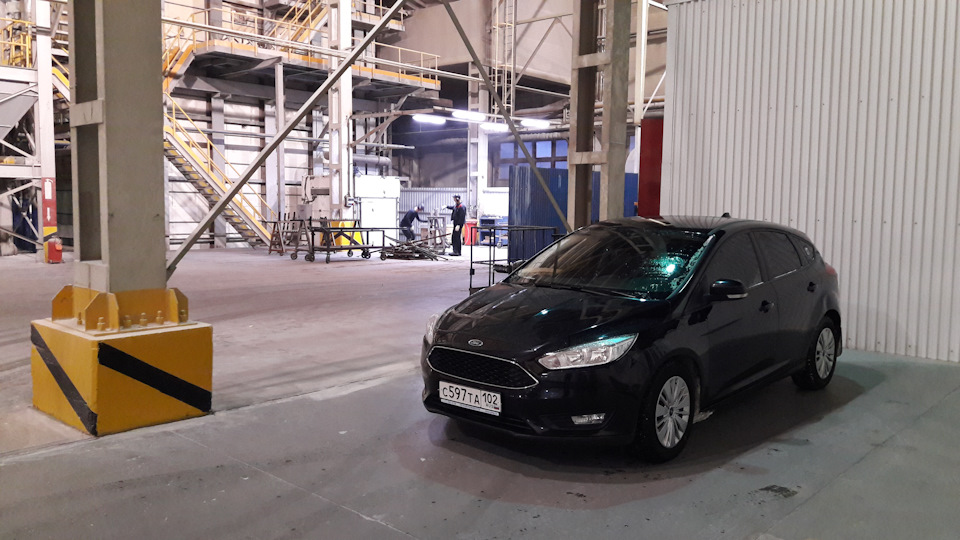 Замерзла крышка бензобака и так … — Ford Focus III Hatchback, 1,6 л ...