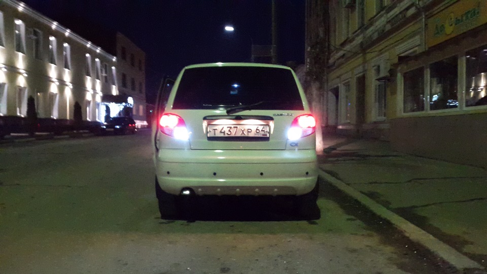 Датчик заднего хода матиз где находится. 7490ca6s 960. Датчик заднего хода матиз где находится фото. Датчик заднего хода матиз где находится-7490ca6s 960. картинка Датчик заднего хода матиз где находится. картинка 7490ca6s 960. После установки передних ПТФ я подумал переделать заднюю туманку в свет.Сказано — сделано) откручиваем задние плафоны, вытаскиваем их.