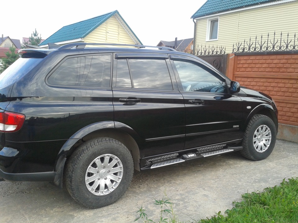 Колеса на саньенг кайрон. SSANGYONG Kyron r20. Диски на SSANGYONG Kyron r16. Диски Санг енг Кайрон r16. Саньенг Кайрон на 20 дисках.