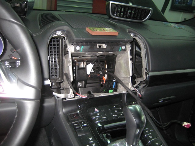 Установка цифрового тв, камеры, навигации на Андройд в Porsche Cayenne ...