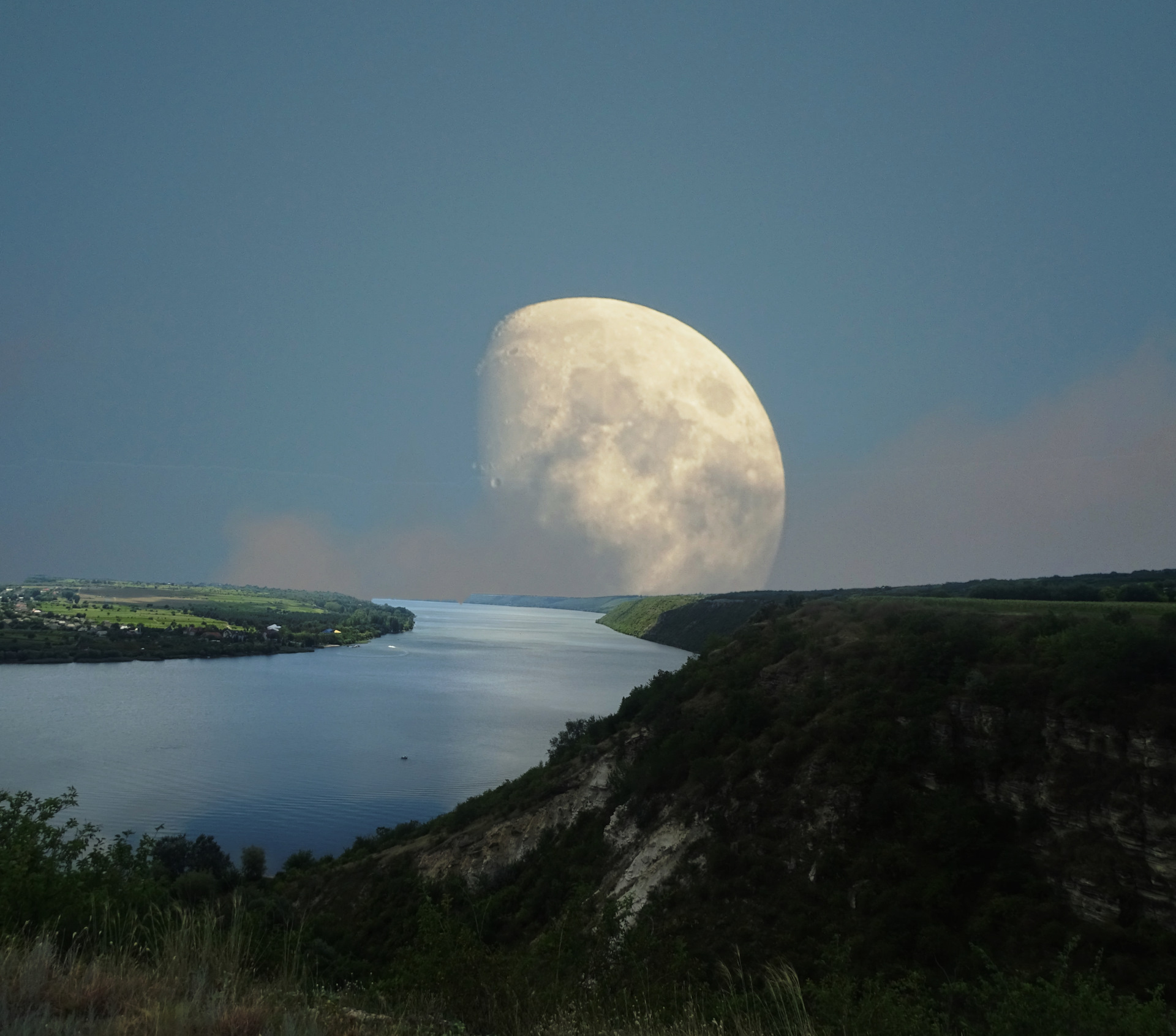 Восход Луны Эрнандес