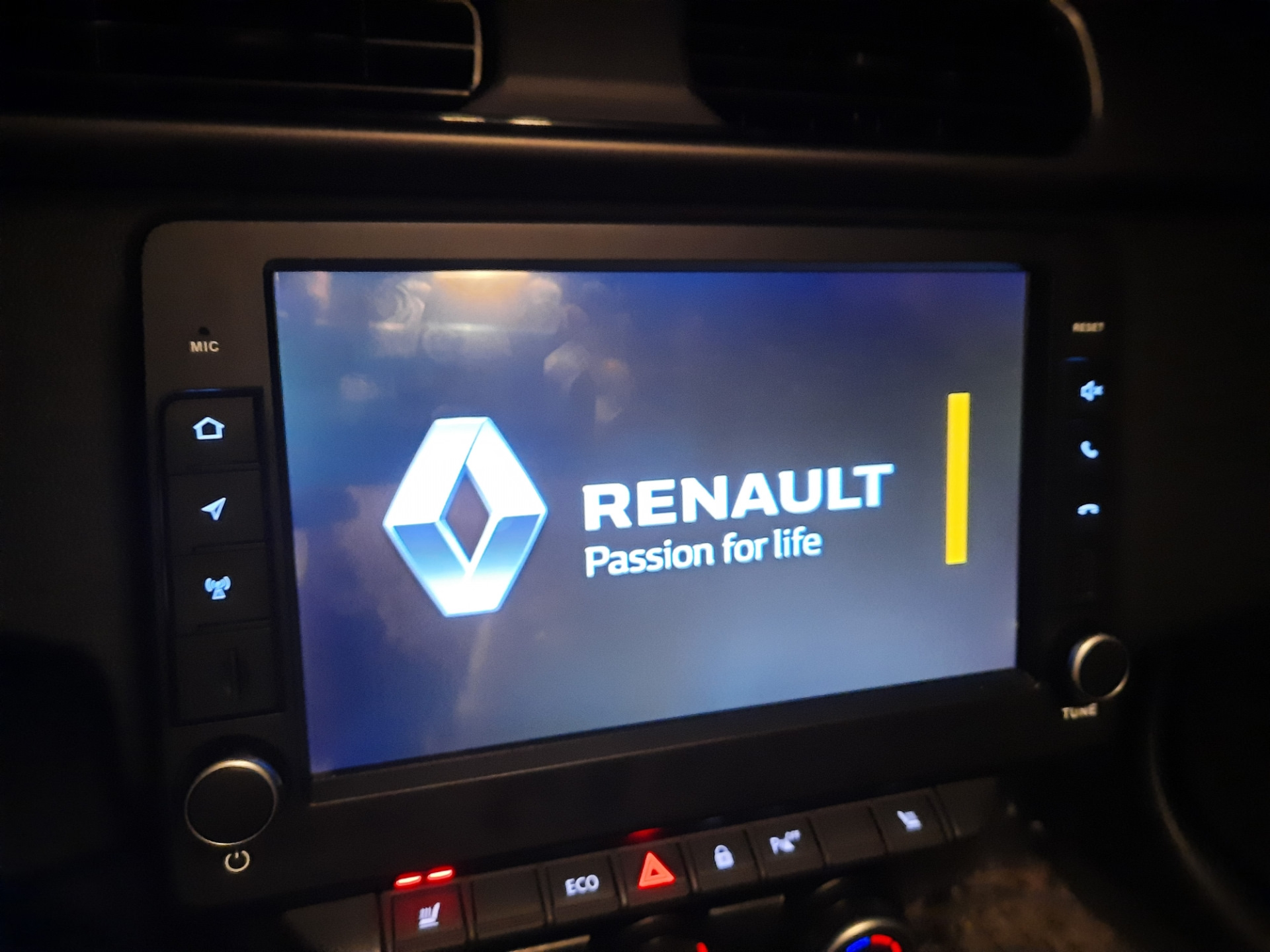Renault scenic r link tomtom. Renault android. рено каптур автомагнитола. рено каптур магнитола на андроиде. Apple carplay koleos 2.