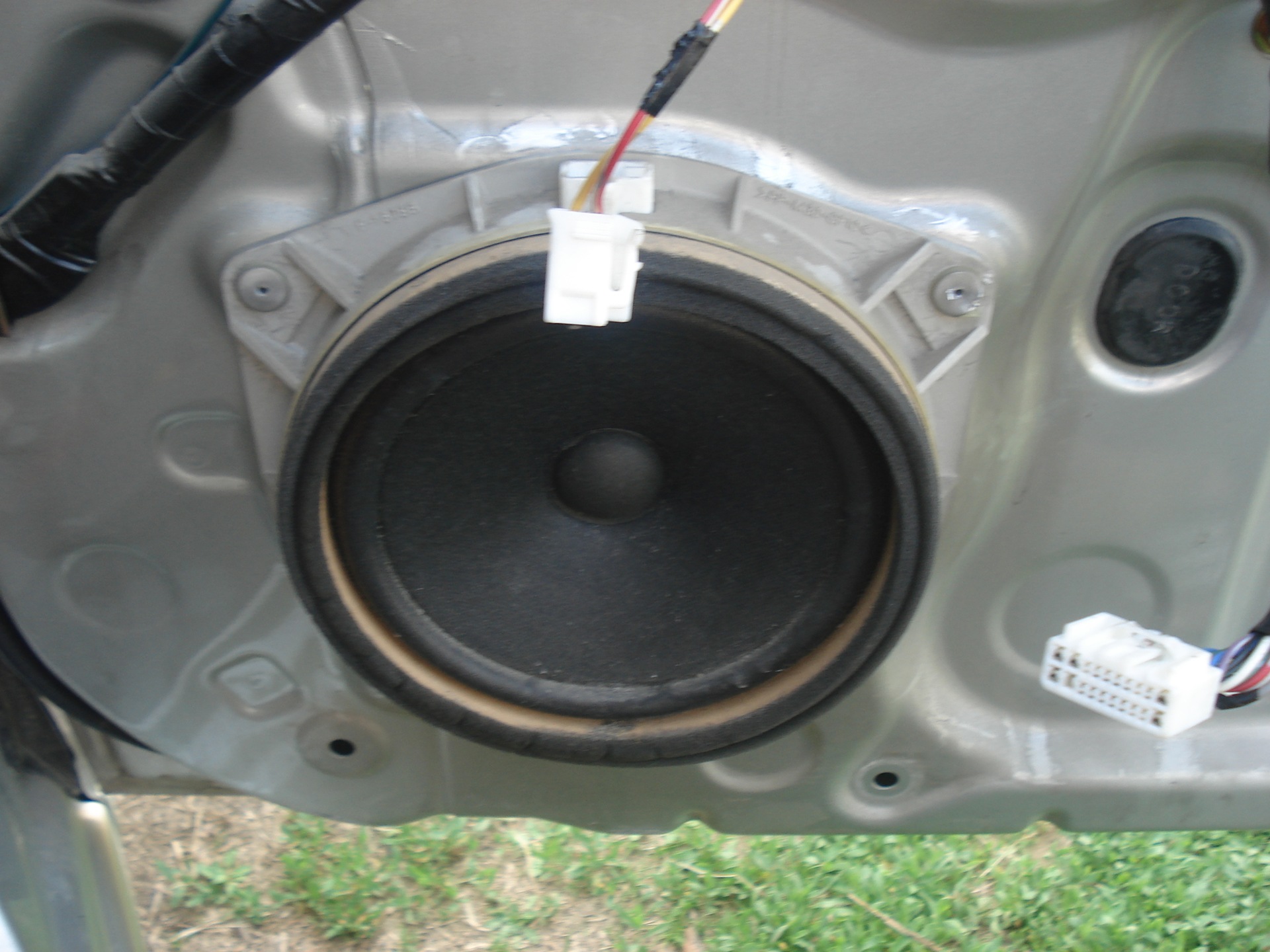 New speakers  - Toyota Mark II 20 L 2001