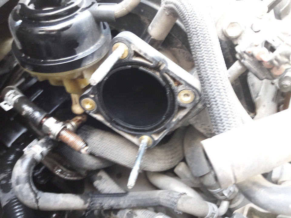 Фото в бортжурнале Toyota Avensis III