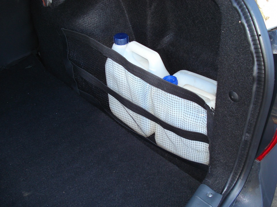 Сетка-резинка для боковых ниш в багажнике автомобиля