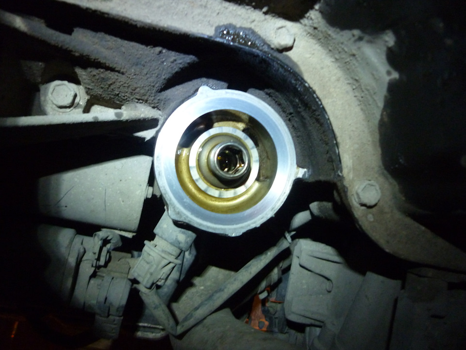 До всей проделанной экзекуции там было черно, как у афроамериканца в жопе — теперь чистота ! — Toyota Corolla (120)