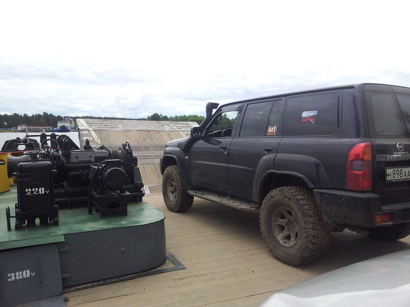 на пароме — Nissan Patrol (Y61)