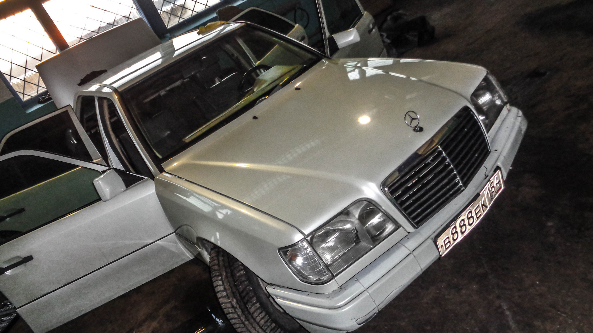 Mercedes-Benz E-class (W124) 2.3 бензиновый 1994 | ARCTIC WHITE на DRIVE2