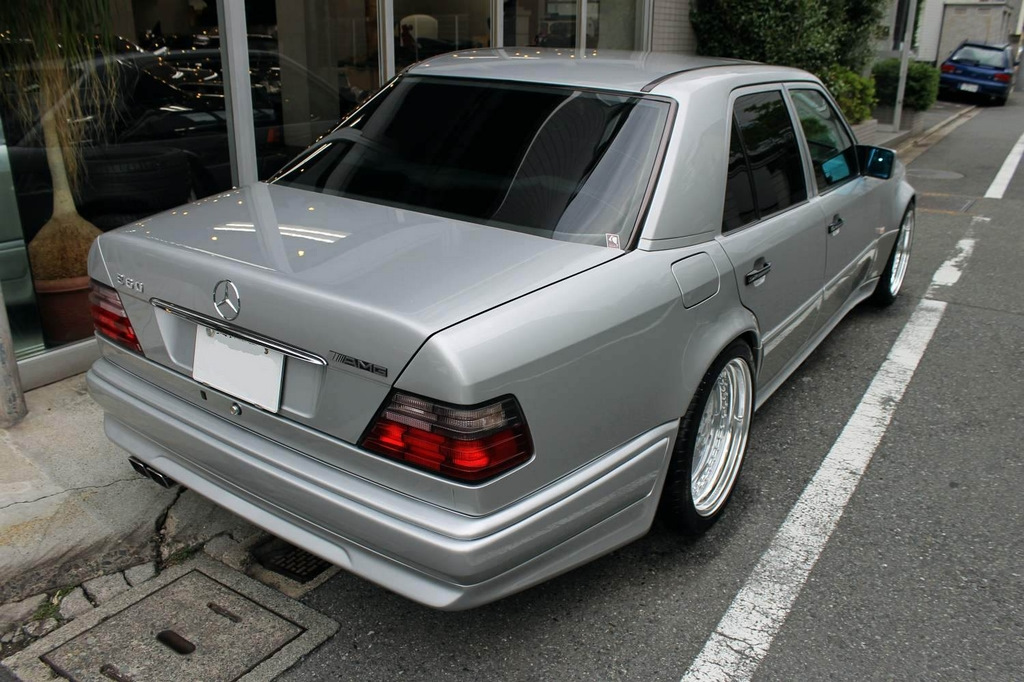 Mercedes Benz e60 AMG Limited w124