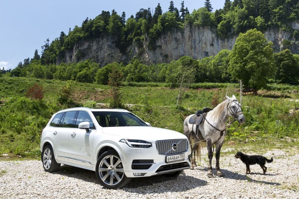 Volvo drive 2. Volvo xc90 drive2. Вольво хс90 тест драйв. Вольво хс90 2021 тест драйв. Volvo XC 90 White а горах.