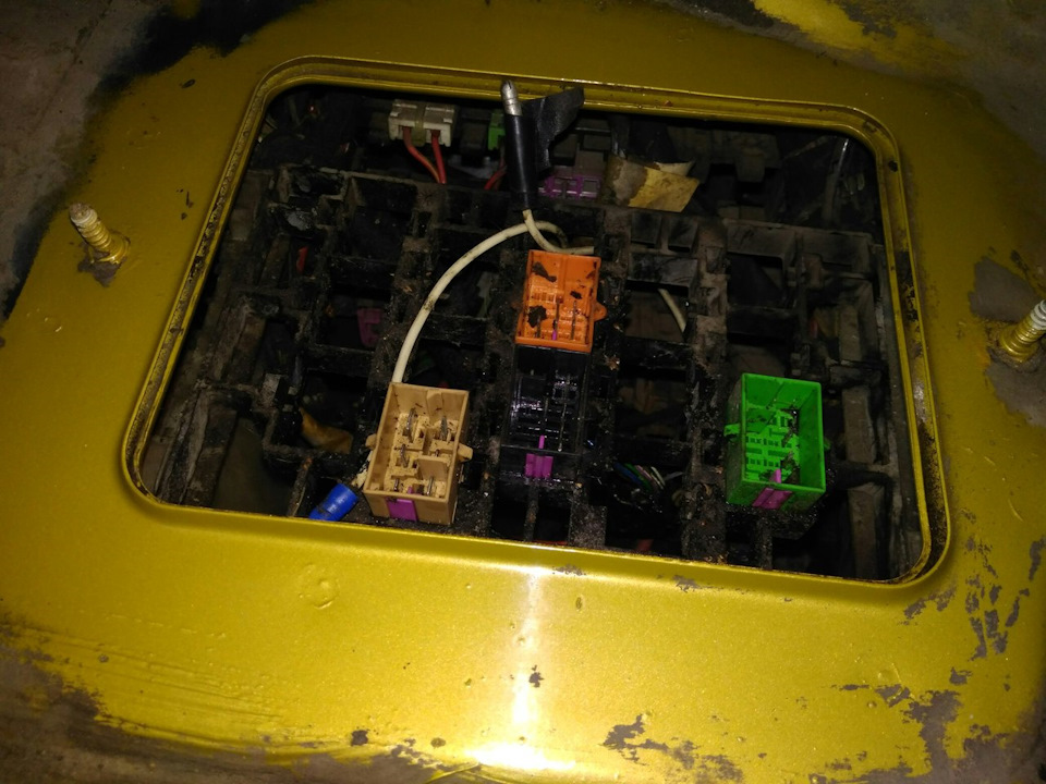 -Вода под водительским ковриком? — Volkswagen Golf Mk4 GTI, 1,8 л, 1998 ...