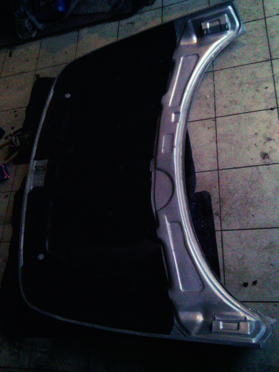 Капот ( скидываем вес) — Lada 21106, 2 л, 2004 года | тюнинг | DRIVE2