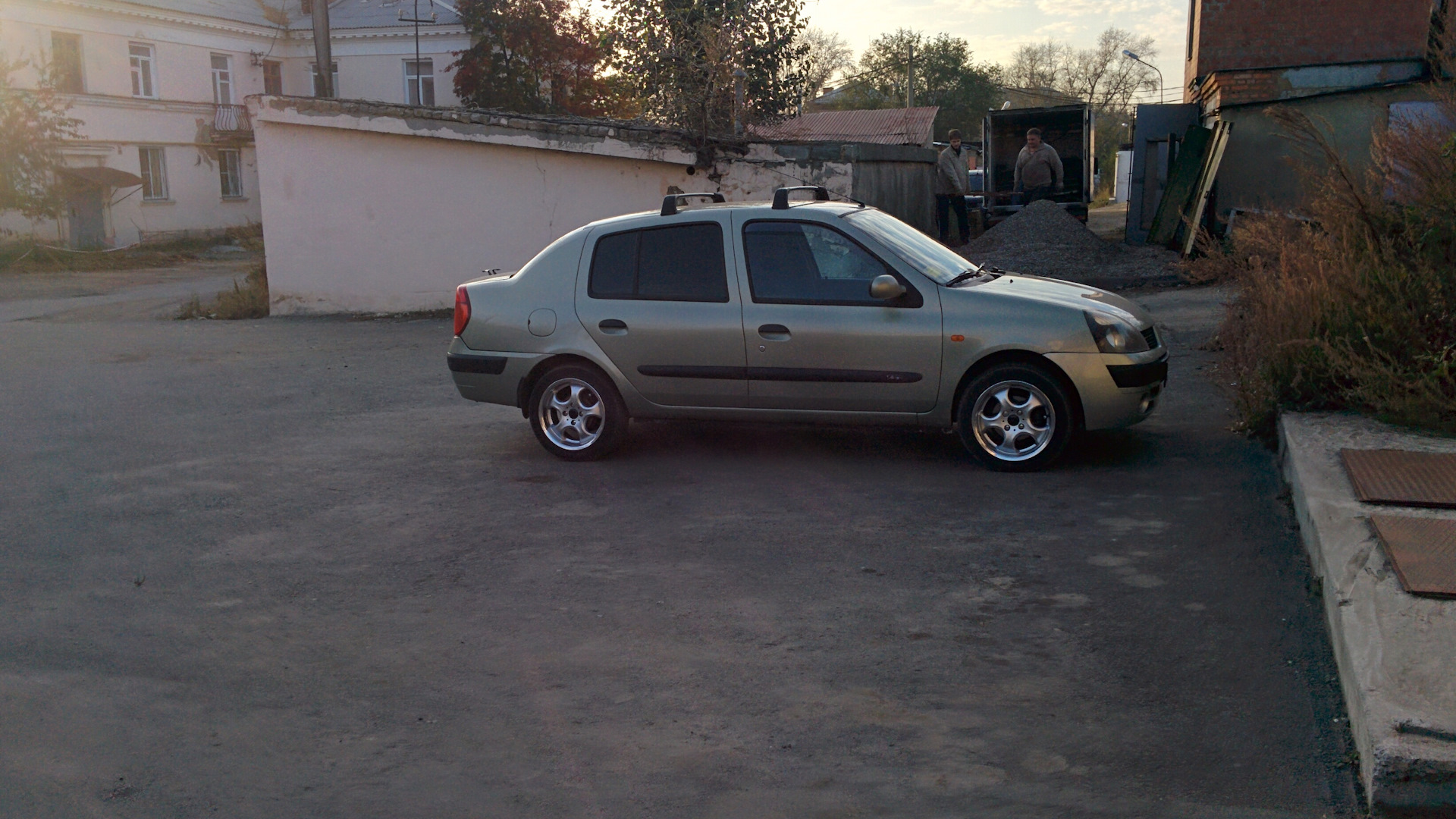 Renault Symbol 1.4 бензиновый 2003 | Sport оливка на DRIVE2