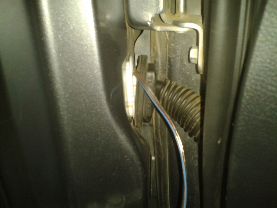 и все же я это сделал (подключение обогрева зеркал) — Mazda Axela (2G ...