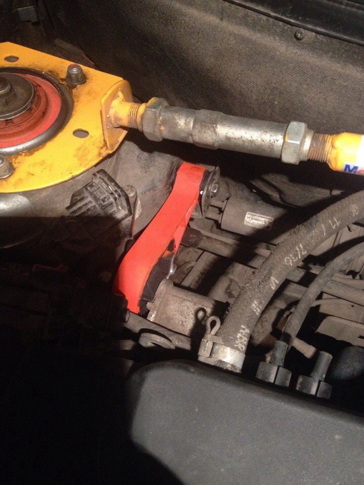 Замена верхней опоры двигателя ( гитары, штанга подвески ) — Lada ...