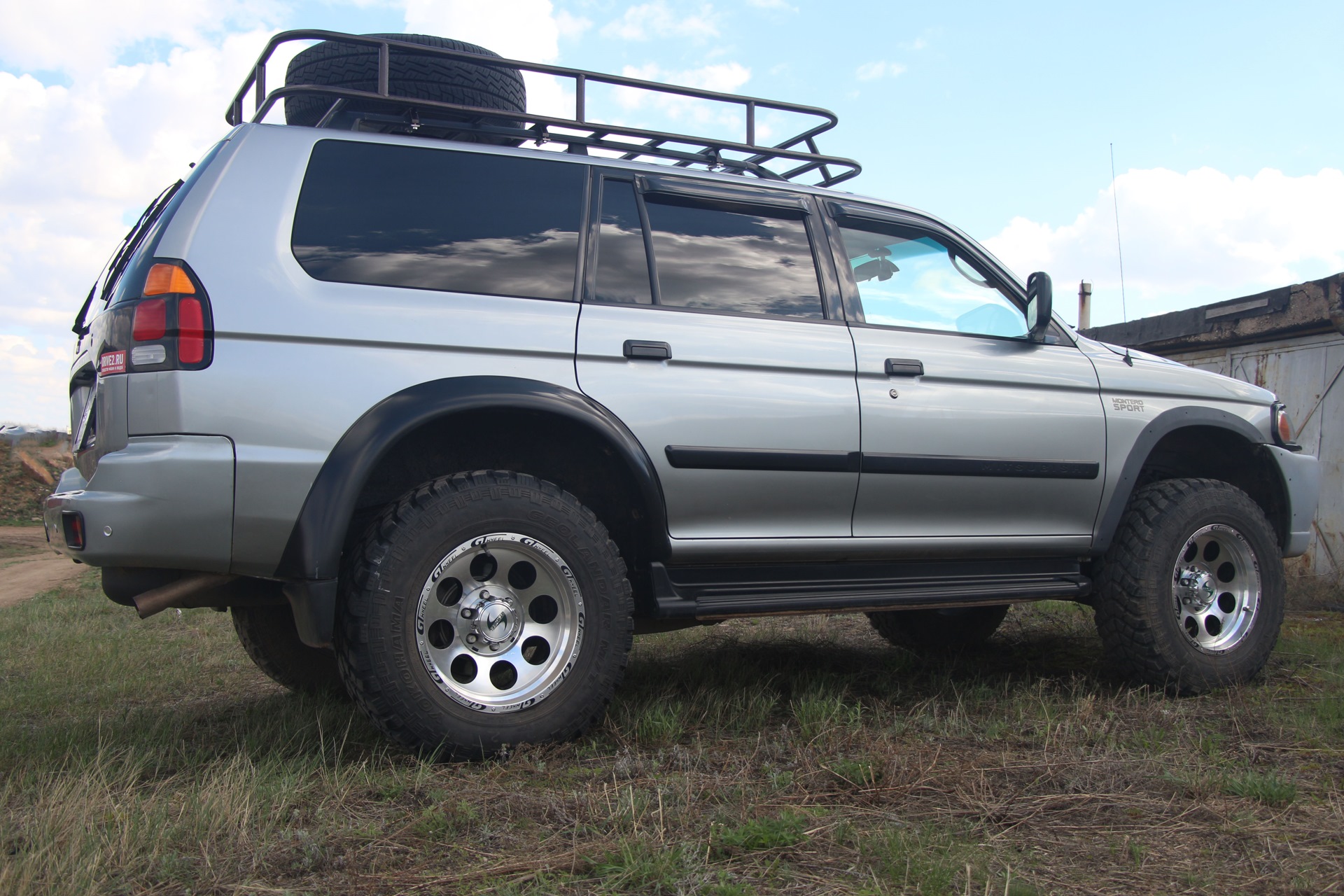 Mitsubishi montero sport 2001 год