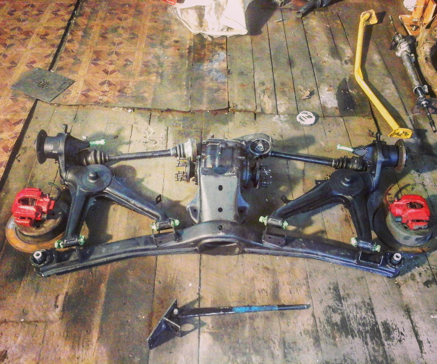 Задняя подвеска bmw e30. Задняя подвеска бмв е30. Задний мост bmw e30. Мост бмв е30. Bmw e30 rear air suspension.