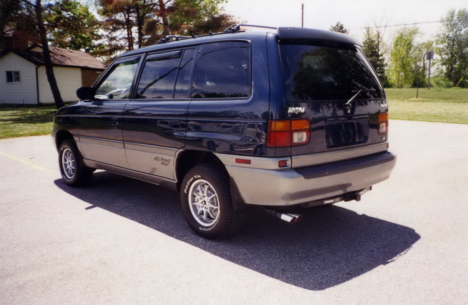 Мазда мпв 1 поколение. Mazda MPV 1996. Mazda MPV 1 1996. Mazda MPV 1997. Mazda MPV 1995.