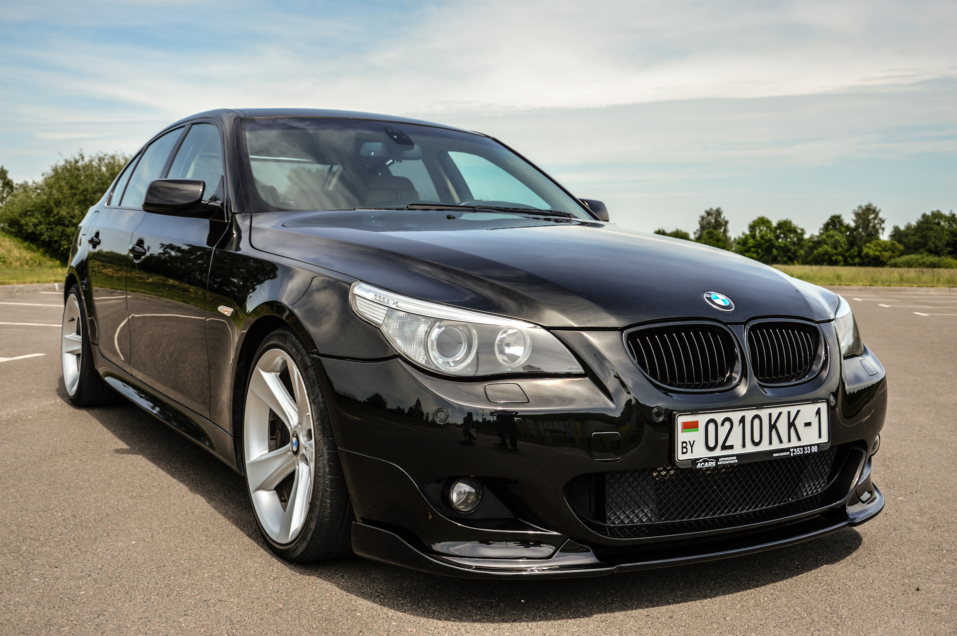 М обвес на бмв. БМВ 535 дизель. БМВ 535 драйв. BMW 535 В M обвесе. БМВ 535 бочка.