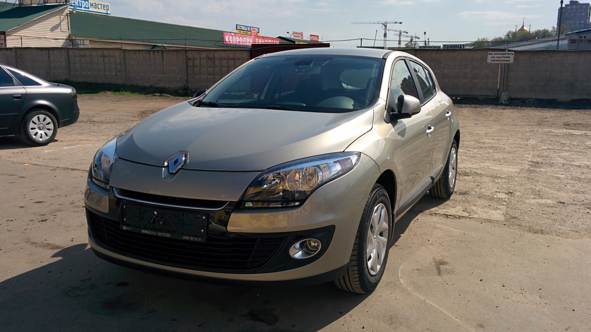 Renault Megane III 1.6 бензиновый 2014 | Expression 1.6 CVT на DRIVE2