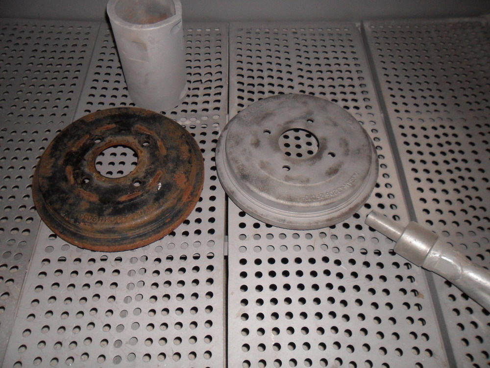 Замена задних барабанных колодок часть 1 — Nissan Primera (P11), 1,6 л ...