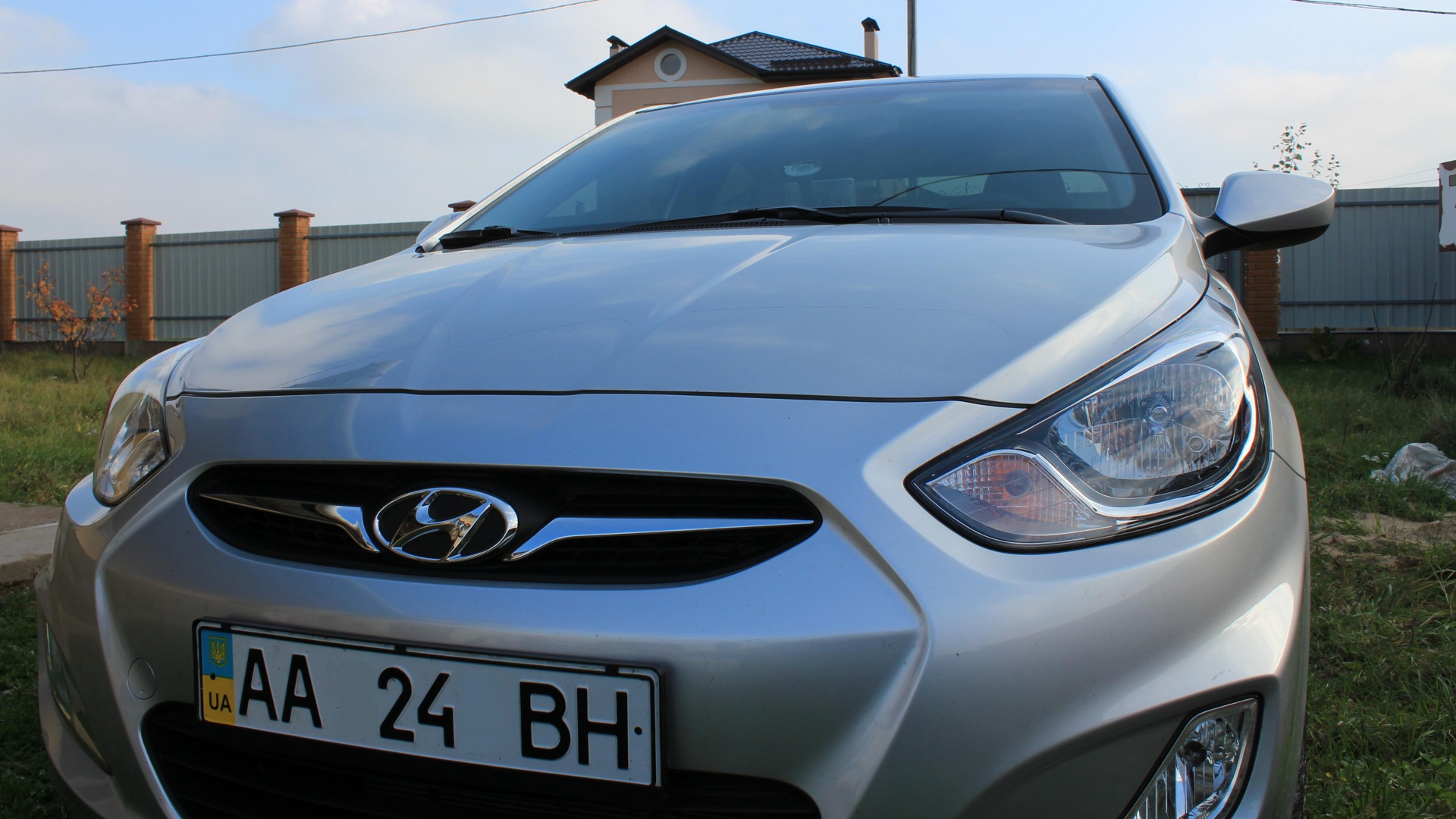 Hyundai Accent (4G) 1.6 бензиновый 2012 | 