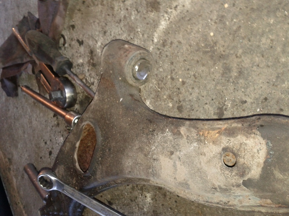 Замена сайлентблоков рычага и реактивных тяг. — Geely CK, 1,5 л, 2008 ...