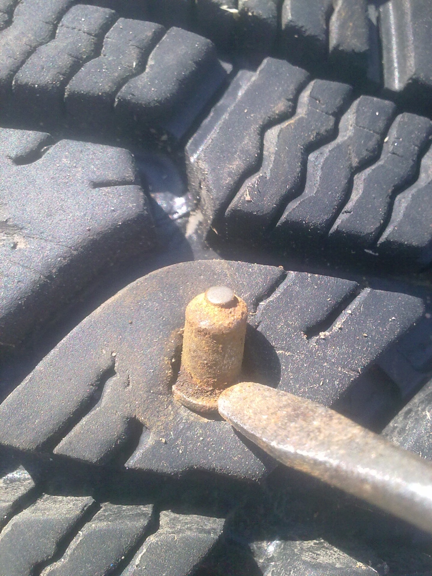 шипование зимней резины — Lada 21124, 1,6 л, 2006 года | шины | DRIVE2