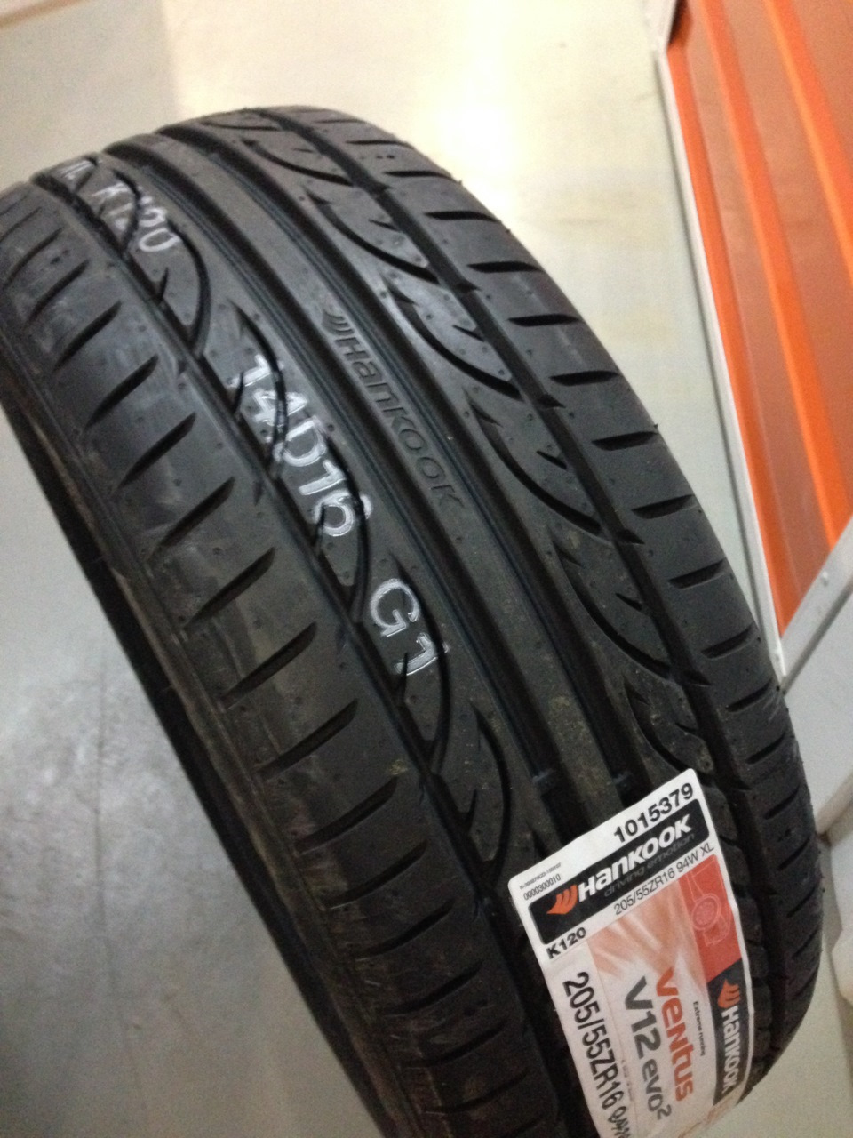 Резина летняя r17 ханкук. Ханкук Вентус v12 evo2. Hankook Ventus v12. Hankook EVO v12. Hankook Ventus v12 205/55/r16.