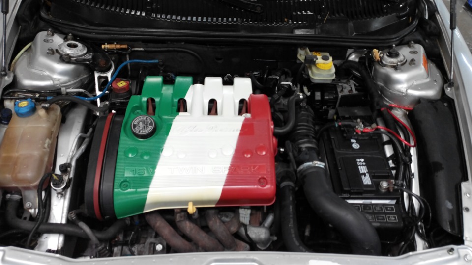 подкапотное простанство — Alfa Romeo 156, 1,8 л, 2001 года | мойка | DRIVE2