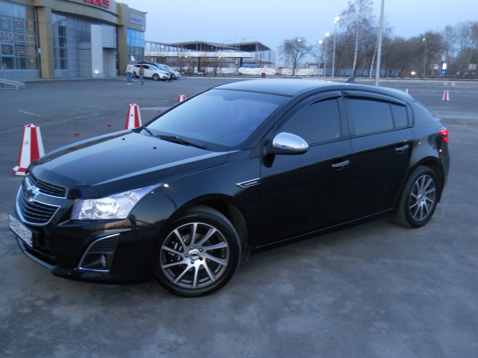 Chevrolet Cruze 2014 хэтчбек черный