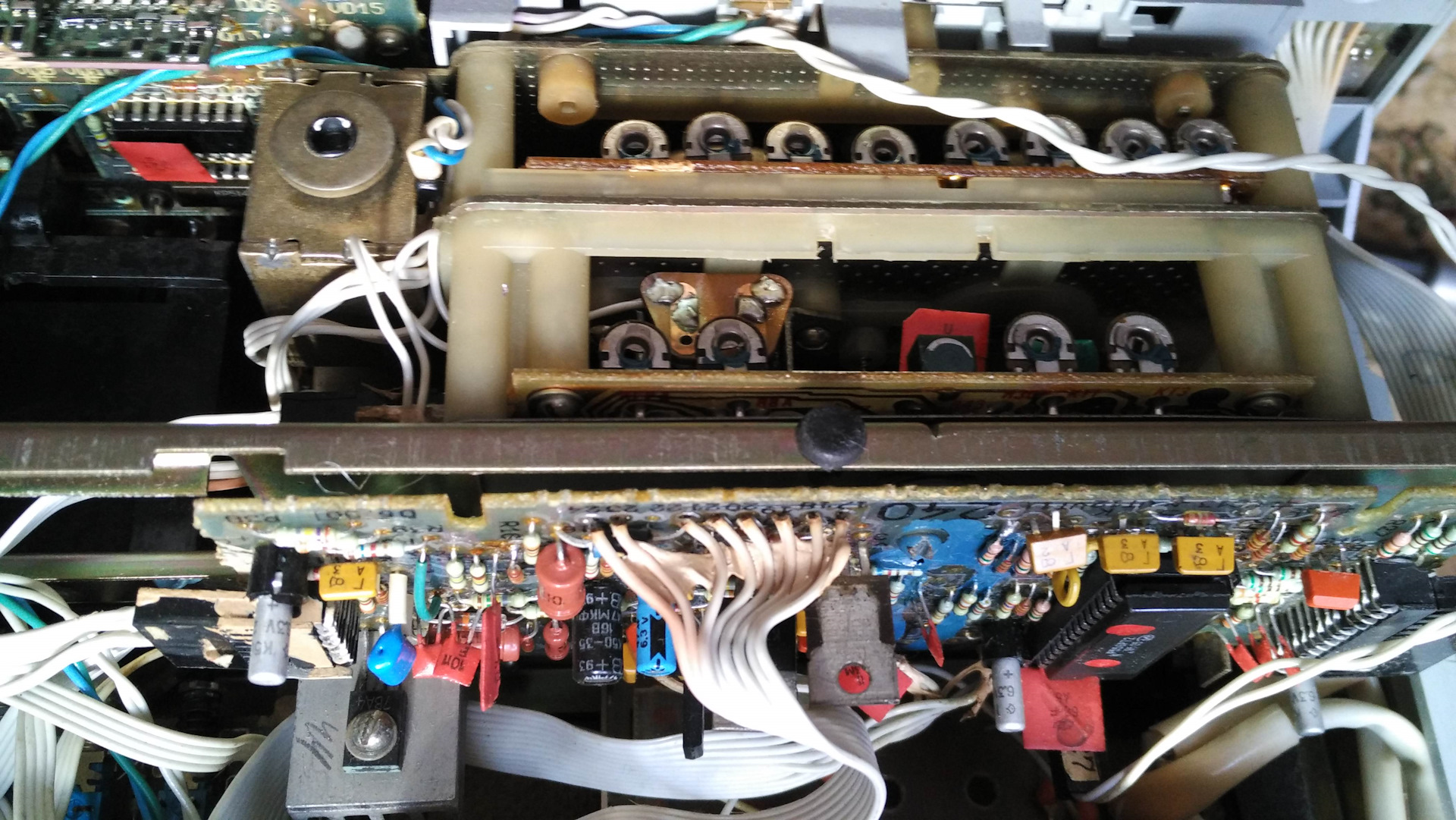 Вега 323 стерео магнитофон. Вега пкд-122с. Вега содержание драгметаллов. Вега мп122с плата. Вега 301.