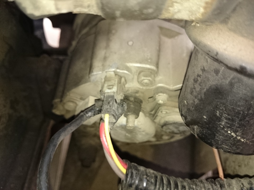 Замена щёток дворников, и щёток генератора и установка межвитковых ...