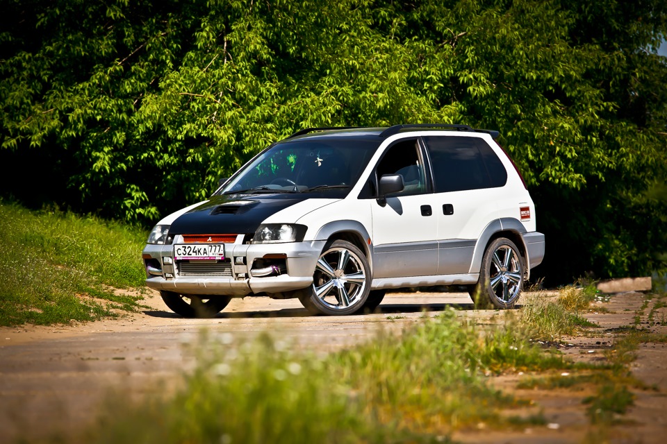 Mitsubishi rvr. Мицубиси РВР 2. Mitsubishi RVR 2.0 турбо. Mitsubishi RVR турбо.