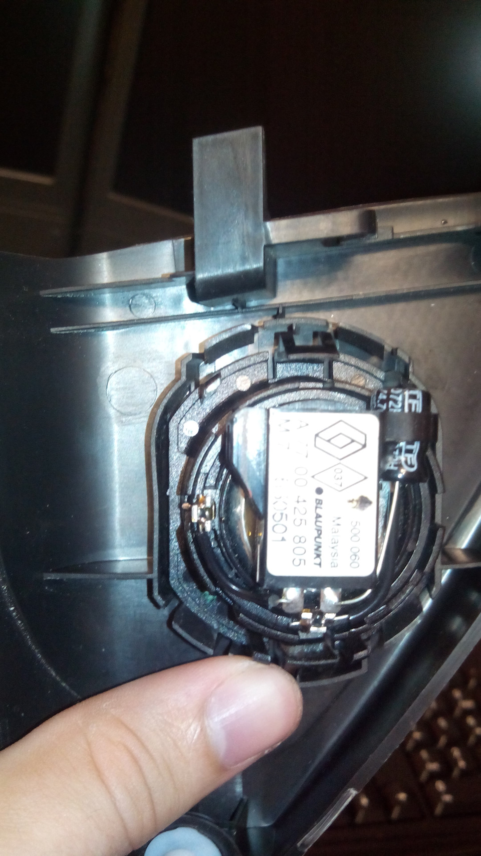 Не зазор, а зазорище — Lada Vesta (1G)