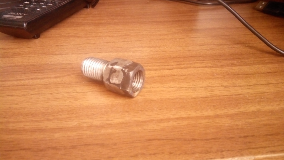 Масло из-под датчика давления — Lada 21114, 1,6 л, 2007 года | своими ...