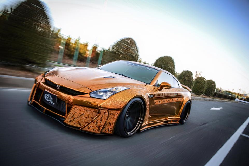 Nissan GTR хром