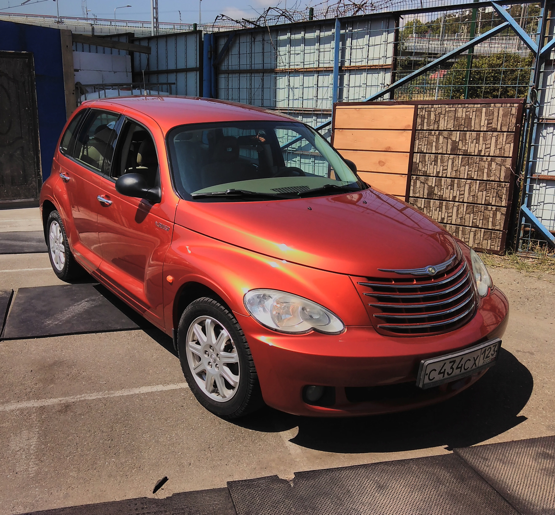 Cruiser отзывы. Chrysler pt Cruiser. Chrysler pt Cruiser 2007. Chrysler Chrysler pt Cruiser. Chrysler pt Cruiser 1.6.