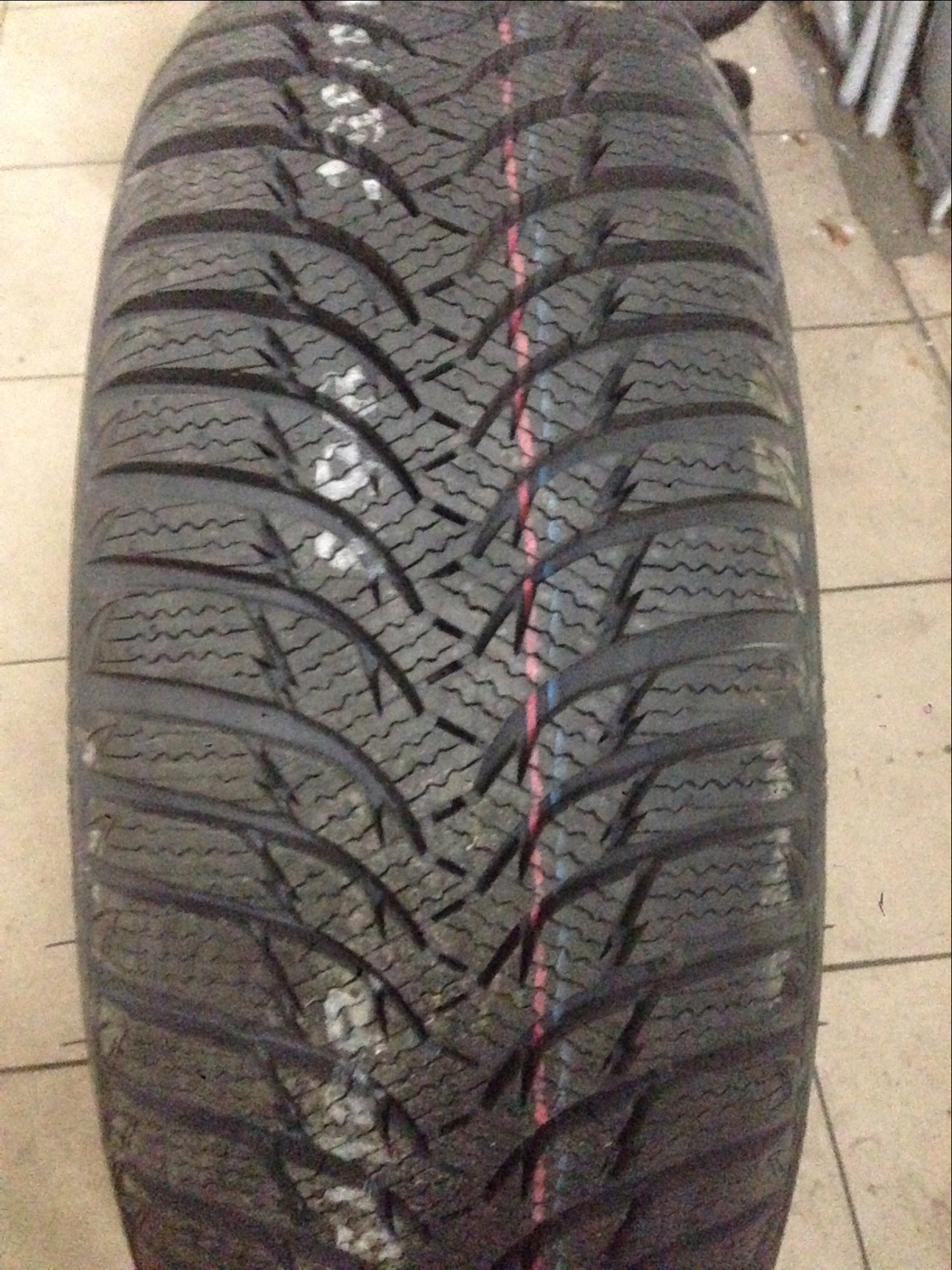 Kumho wi51. Kumho WINTERCRAFT wp51. Kumho WINTERCRAFT Ice wp51 протектор. Kumho wp wi51.